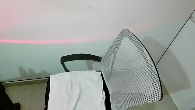 srghost333 online show from May 30, 2:51 am