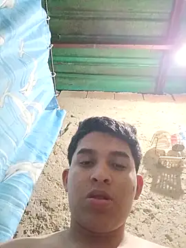 alee28728 online show from May 9, 8:39 am