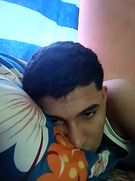 alee28728 online show from April 10, 8:38 pm