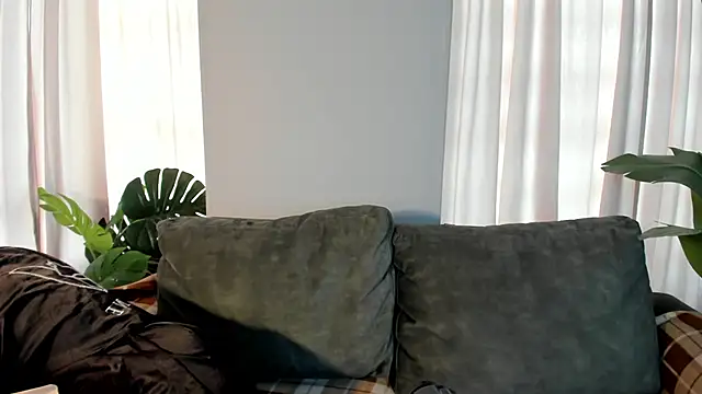  EmilyRouge  online show from May 12, 9:54 pm