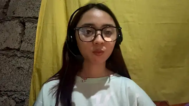 LenoraLacassagne online show from March 22, 4:08 pm