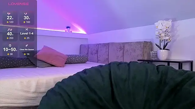 BluEyesKate online show from July 18, 3:59 am