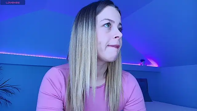 BluEyesKate online show from March 25, 5:07 am