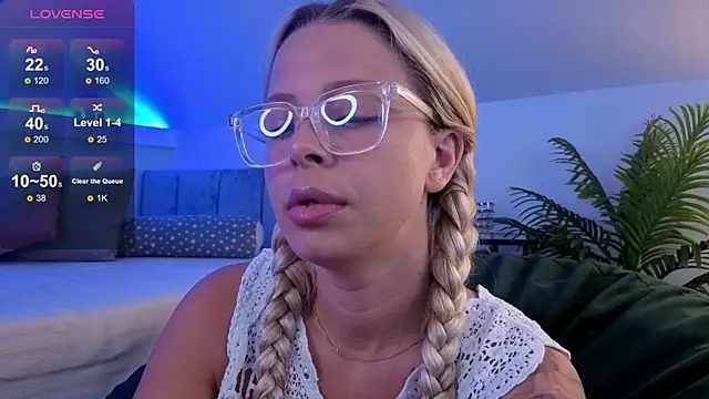 BluEyesKate online show from July 24, 3:02 am