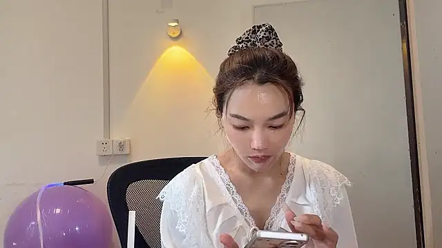 leilei998 online show from April 15, 7:14 am