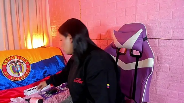SofiiaCutee online show from June 18, 2:32 am