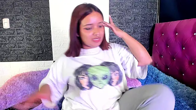 SofiiaCutee online show from March 27, 8:26 am