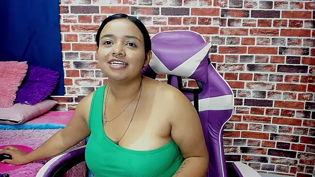 SofiiaCutee online show from April 18, 2:36 am