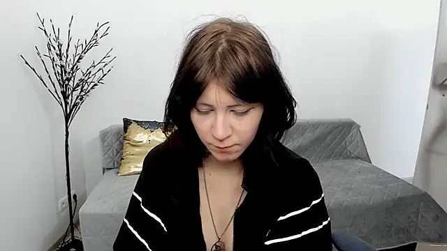 Frau Emma online show from April 15, 1:15 pm