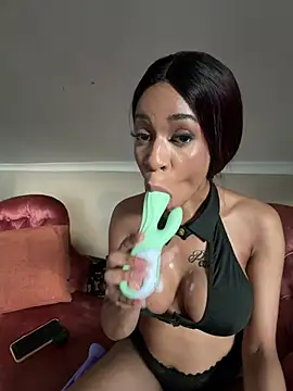 Latisha43 online show from March 20, 3:46 pm