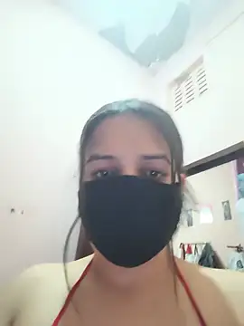 REENA-STRIP online show from June 3, 6:45 pm