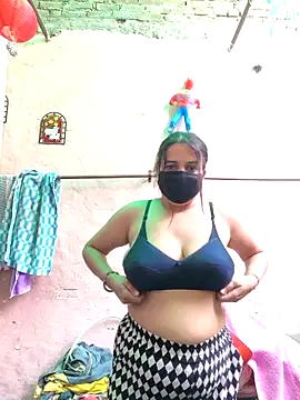REENA-STRIP online show from April 28, 5:45 am