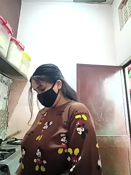 REENA-STRIP online show from May 12, 5:59 am