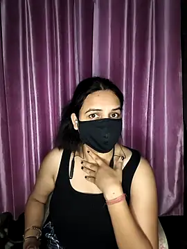 REENA-STRIP online show from May 13, 6:37 pm