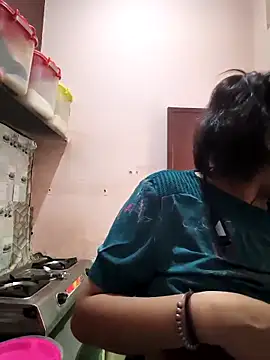 REENA-STRIP online show from May 9, 7:23 am