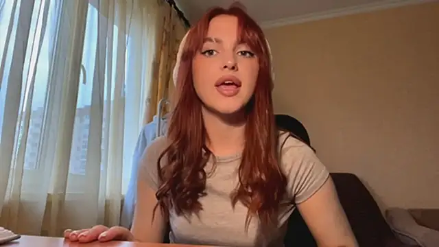 Snapshot of alisaonlyforu chatting on April 1, 6:04 am alisaonlyforu online show from April 1, 6:04 am