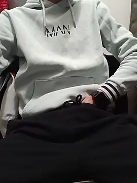 Skinboy06 online show from March 22, 5:47 pm