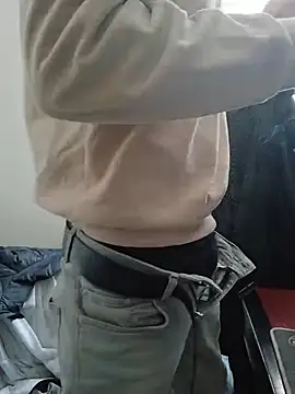 Skinboy06 online show from May 3, 9:14 am