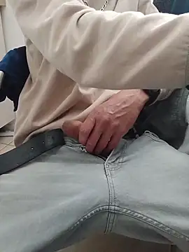 Skinboy06 online show from May 12, 9:26 am