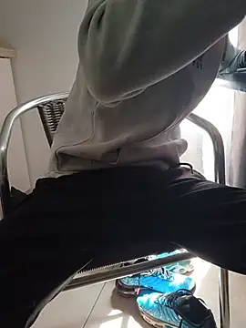 Skinboy06 online show from April 27, 12:36 pm
