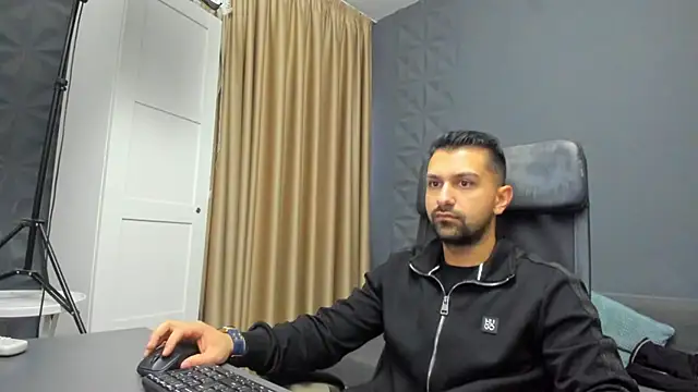 BryceReign online show from March 30, 4:36 am