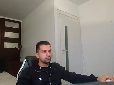 BryceReign online show from April 6, 4:41 am