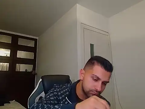 BryceReign online show from May 10, 4:27 am