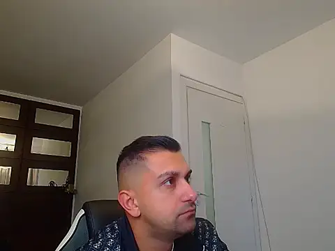 BryceReign online show from May 3, 4:28 am
