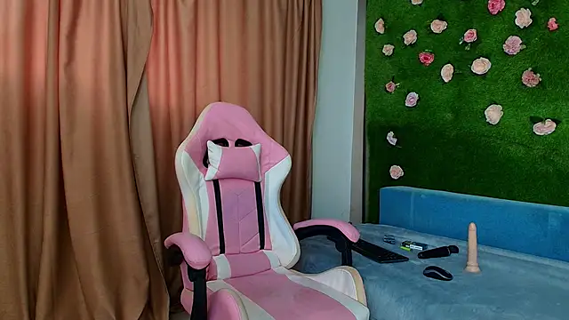 AmmyFlirty online show from June 27, 3:56 am