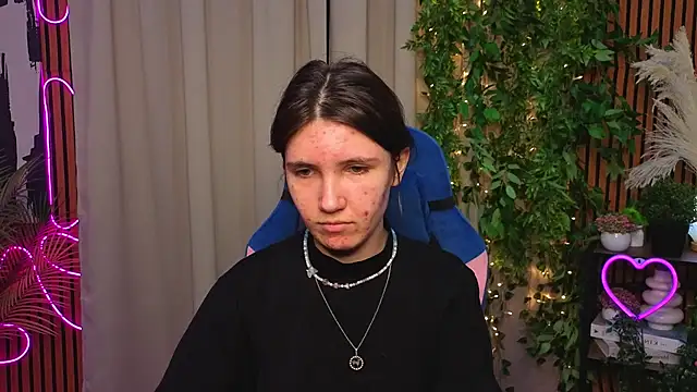 CarmenPhillips online show from March 22, 6:15 am