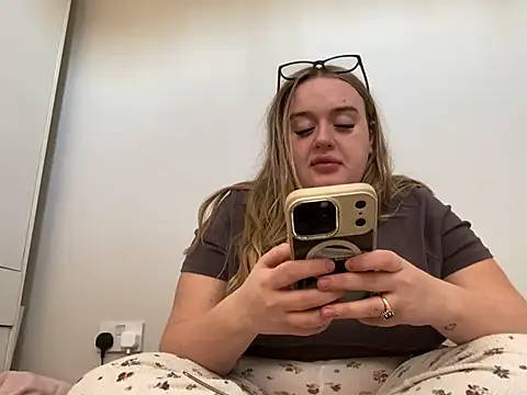 alexiablackkxx online show from April 24, 11:12 am