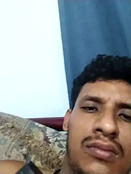 danielmrz11 online show from April 2, 6:09 am