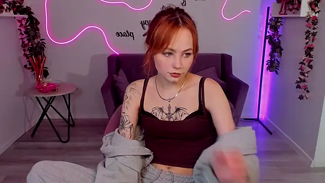 MiaSensitive online show from April 19, 1:23 pm