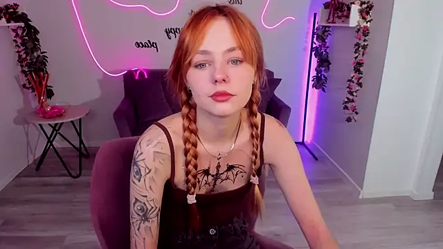 MiaSensitive online show from April 9, 11:38 am