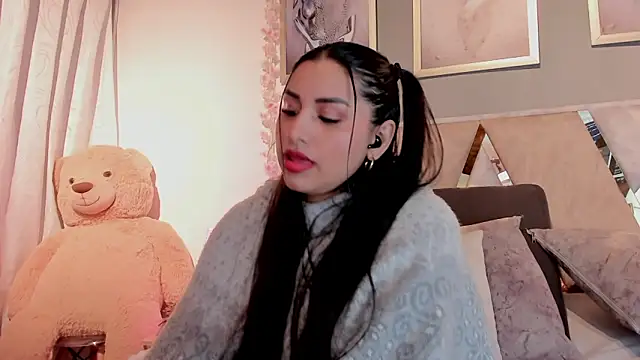 Mrs Daniels online show from April 26, 1:47 am