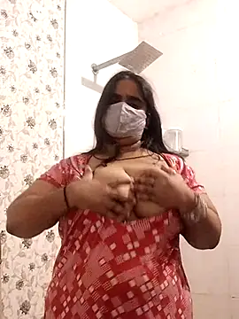 MoonlightMira online show from June 14, 7:37 pm