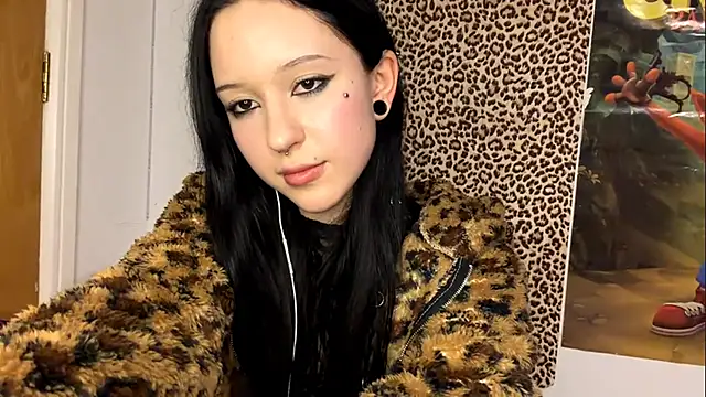 LunaTempted online show from March 26, 7:34 pm