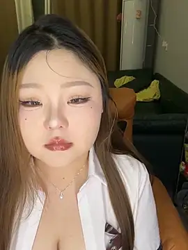 MIJ44445555 online show from March 28, 2:18 pm