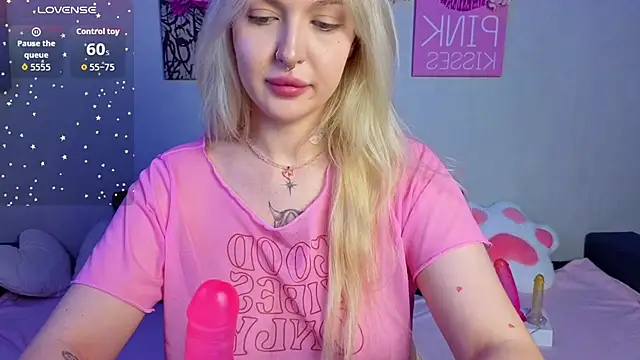 BlondieSummer online show from July 1, 6:52 pm