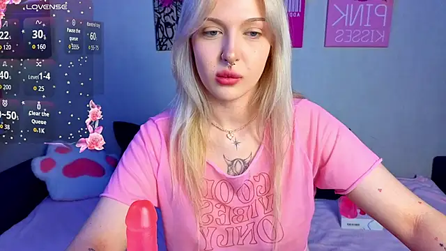 BlondieSummer online show from August 4, 7:40 pm