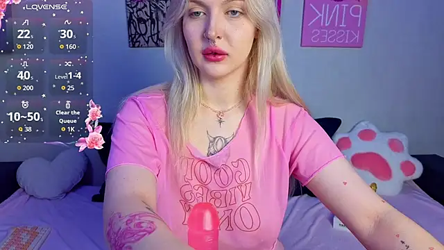 BlondieSummer online show from August 1, 6:17 pm