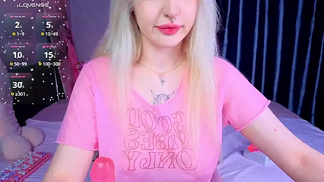 BlondieSummer online show from July 17, 6:27 pm