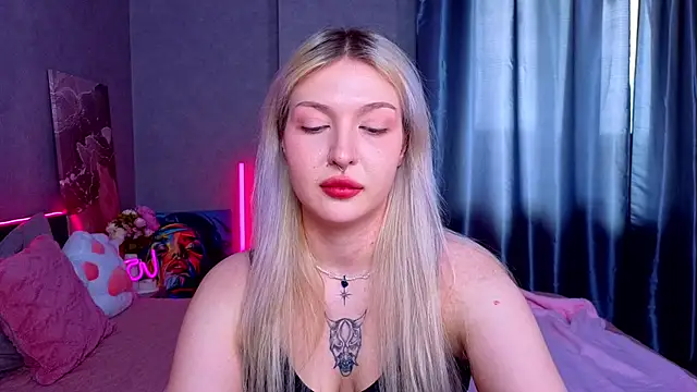 BlondieSummer online show from March 20, 7:53 am