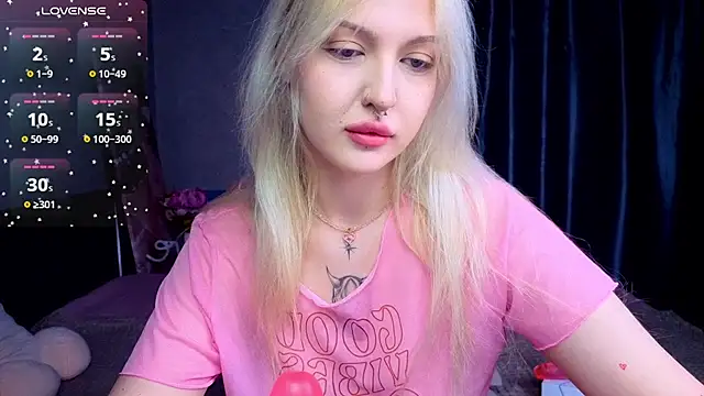 BlondieSummer online show from July 13, 6:18 pm
