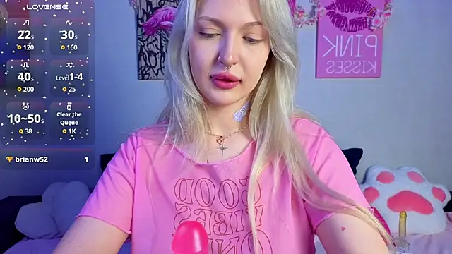 BlondieSummer online show from July 4, 6:12 pm