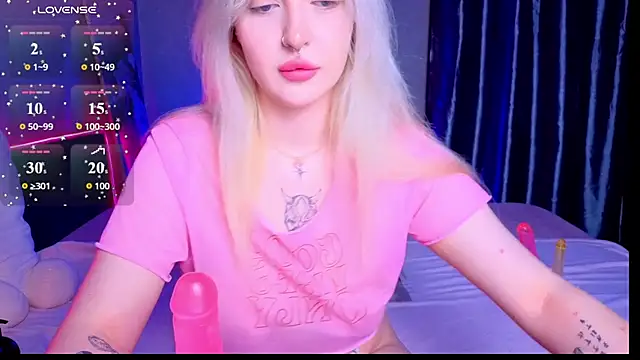 BlondieSummer online show from June 25, 6:13 pm