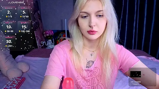 BlondieSummer online show from July 29, 6:18 pm