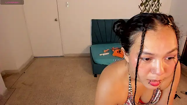 LisaTepes online show from April 16, 9:39 pm