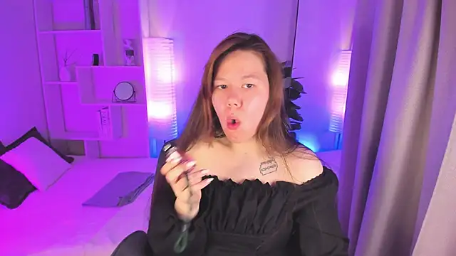 Vanessa ama online show from April 5, 2:02 pm
