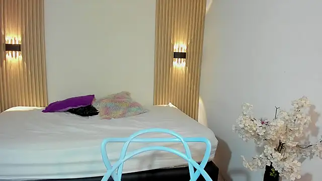 Lizzy thow online show from March 21, 5:08 am